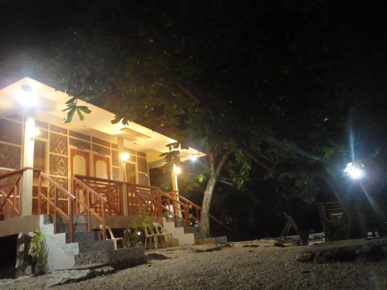 Island Front - Bangcogon Resort And Restaurant Oslob Exterior foto